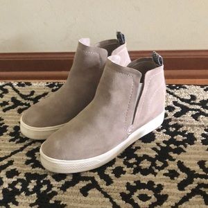 Dolce vita tan wedge sneakers